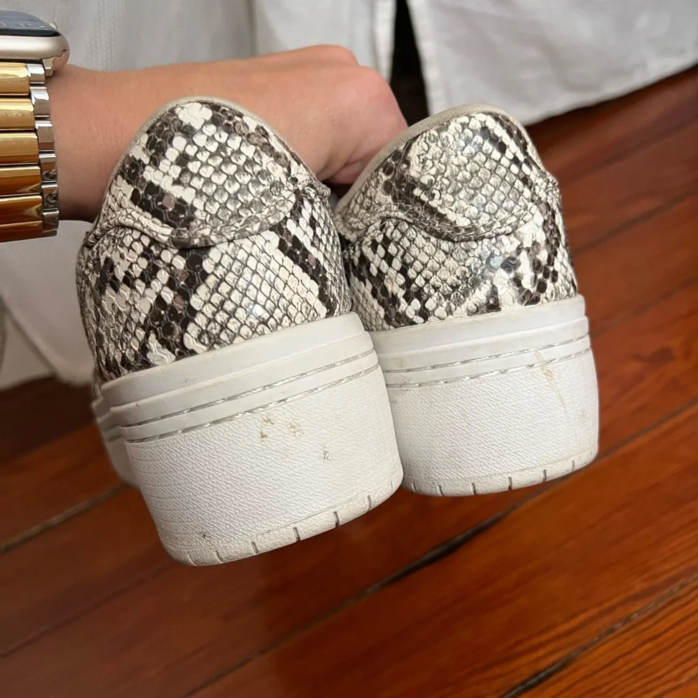 G by Guess Los Angeles Taupe Snake Wedge Rigster Sneakers 8M